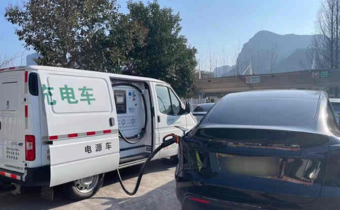 霍尔果斯汽车搭电