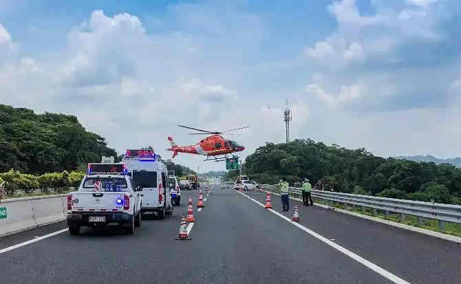 霍尔果斯高速公路汽车救援案例