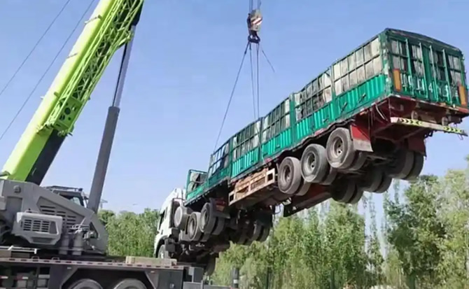 霍尔果斯道路脱困救援案例